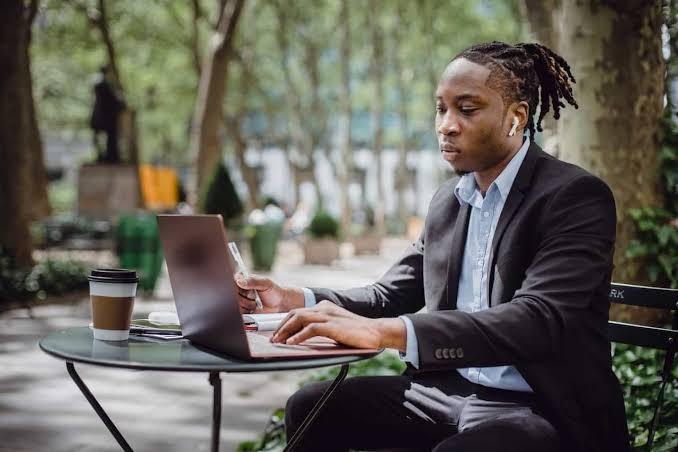 10 Legit Online Jobs that Pays in Dollars in Nigeria