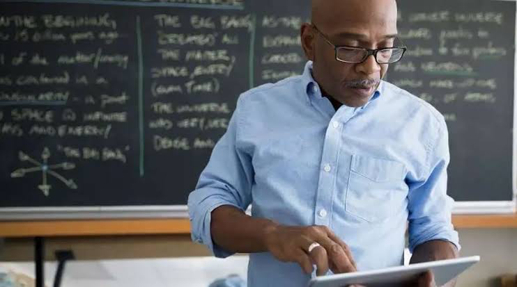 Assistant Lecturer Salary Structure in Nigeria: How Much Are They Paid Per Month?
